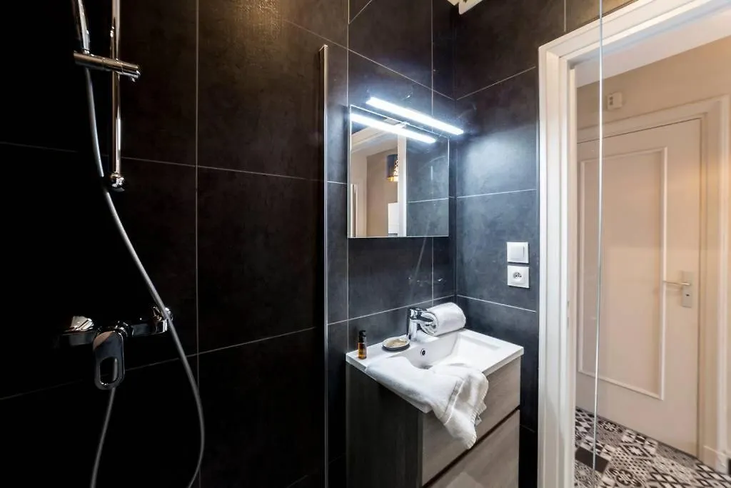 Studio Hypercentre Avec Vue Sur Le Vieux Lyon Ail Francie